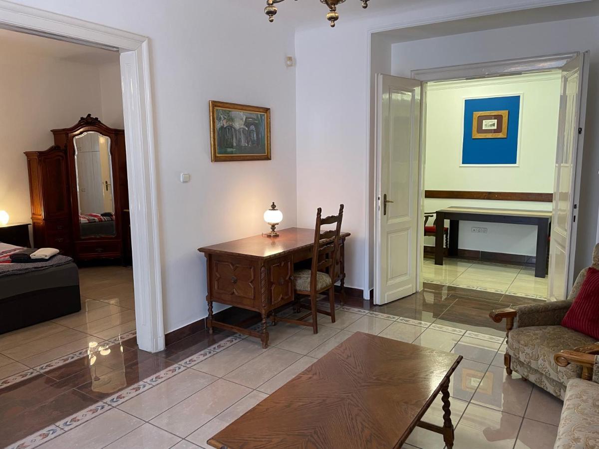Buda Castle Apartment Budapest Eksteriør billede