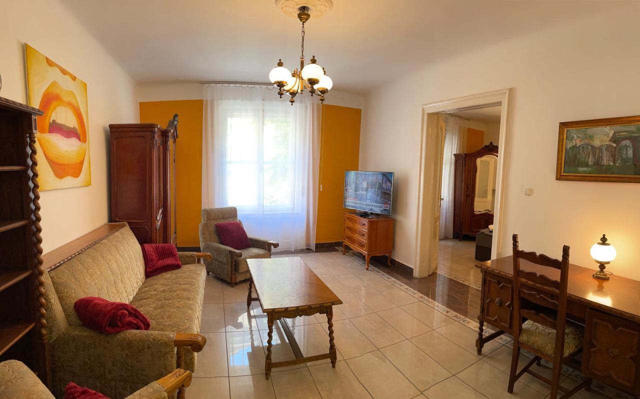Buda Castle Apartment Budapest Eksteriør billede